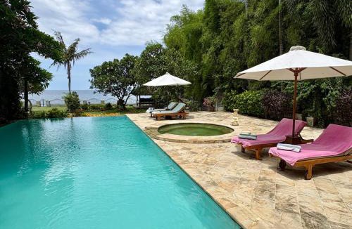 Lokapaksa Villa | Beachfront Villa Nirwana with Private Jacuzzi