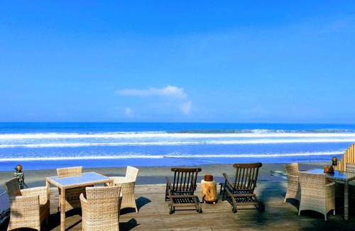 Kerambitan Villa | Beachfront Villa Nixie and the Sea Tabanan