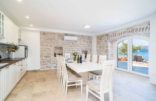 Putnikovic Villa | Beachfront Villa Olive Mill with a private pool