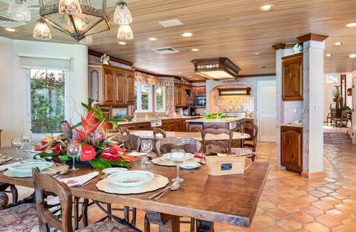 Waimanalo Beach House | Beachfront Villa on Waimanalo Beach, 5 Bedrooms/7 Baths, 2 lanais, central AC