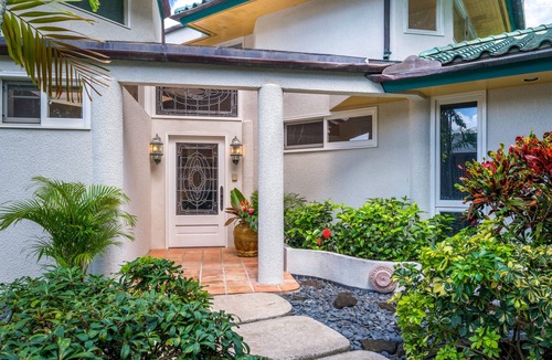 Waimanalo Beach House | Beachfront Villa on Waimanalo Beach, 5 Bedrooms/7 Baths, 2 lanais, central AC