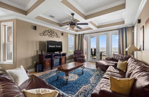Sunset Beach House | Beachfront Villa Pool Spa Fire Pit & Pool Table