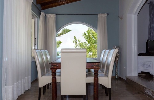 Termenades Villa | Beachfront villa, private pool & breathtaking view