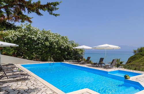 Termenades Villa | Beachfront villa, private pool & breathtaking view