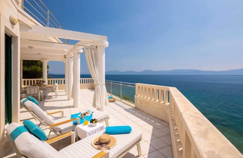 Podaca Villa | Beachfront Villa Shades of Summer