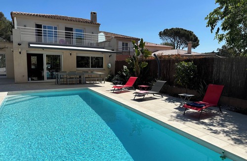 Le Pradet Villa | Beachfront villa with pool
