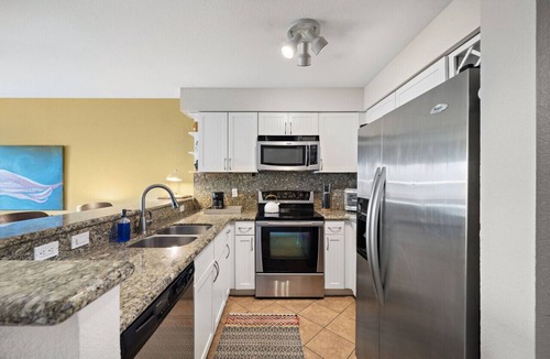 San Jacinto Condo | Beachfront w/Resort Pool
