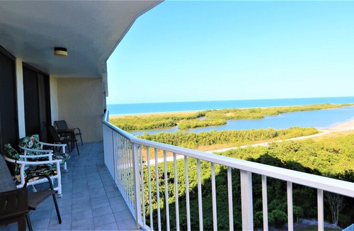 Marco Island Condo | Beachfront w/ Unobstructed Views