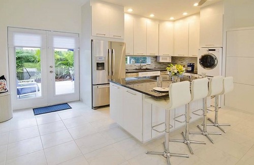 Dolphin Isles House | BEACHFRONT, WALK to OCEAN 2 BEDRM, 3 BATHRM, APP VRR-1500402
