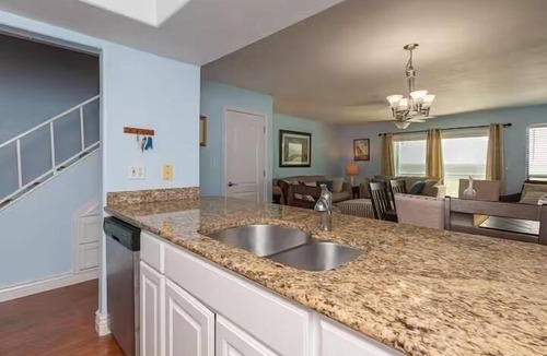 Rockport Condo | Beachfront Water View in Perfect Paradise at Bayfront Kontiki!