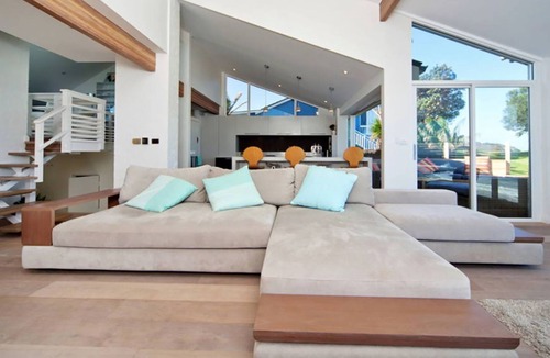 Warriewood House | Beachfront with breathtaking views