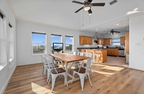 Port Bolivar House | Beachfront | Wraparound Deck | Steps to Sand