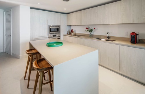 Hollywood South Central Beach Apartment | BeachFrontCondo@Hyde CornerUnit OceanView