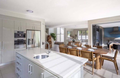 Yaroomba House | Beachhaven - walk to beach