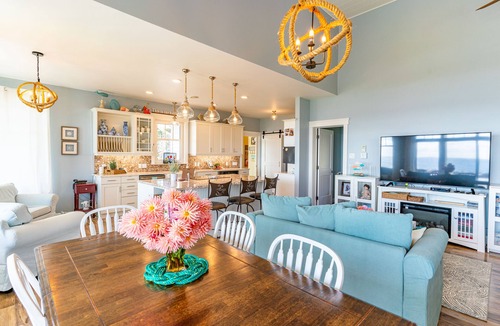 Cape Sable Island House | BeachHouse,Ocean Waves, WhiteSandy Beach,Hot Tub, FirePit and Relaxation Awaits!