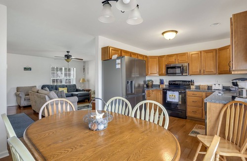 Greenbackville House | Beachin' at the Cove | Captain's Cove Golf Views w/3 Pools, Tennis & Amenities Near Chincoteague