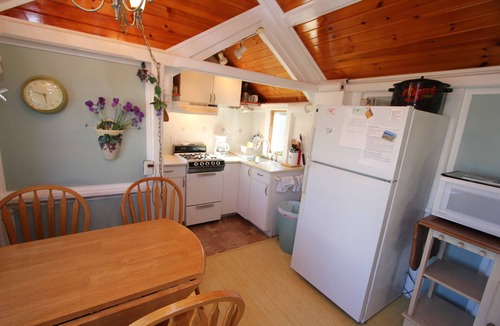 East Sandwich Cottage | Beachland 14 - Cozy studio cottage, steps to E. Sandwich beach