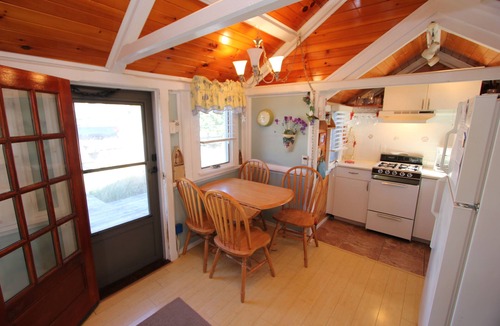 East Sandwich Cottage | Beachland 14 - Cozy studio cottage, steps to E. Sandwich beach