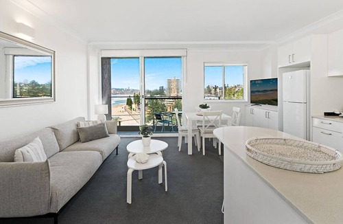 Queenscliff Apartment | BEACHLOVER'S DELIGHT