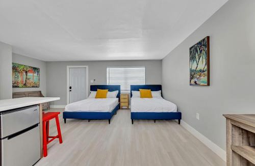 North Beach Apartment | Beachside 1BR in Hollywood | Parking + WiFi