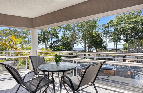 Torquay Apartment | Beachside 2-Bed Apartment with Secure Parking