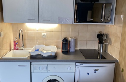 Cabourg Apartment | Beachside 2-Room Apartment in Cabourg with Free WiFi, Balcony, and Easy City Access