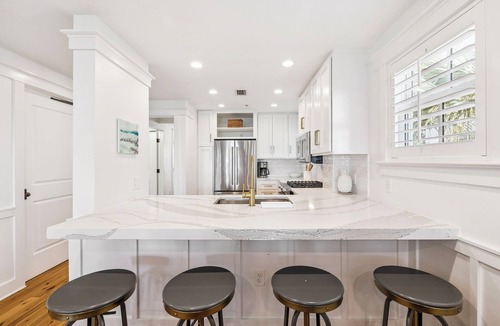Gulf District Condo | Beachside 21! Gulf Front! Close to Beach Access!