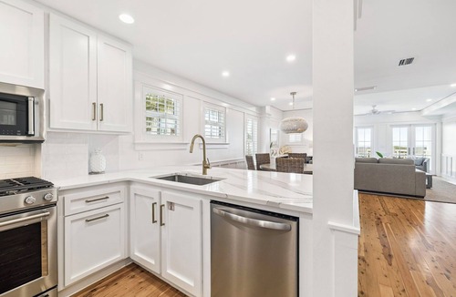 Gulf District Condo | Beachside 21! Gulf Front! Close to Beach Access!