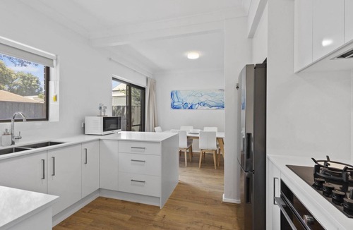 Glenelg South Apartment | Beachside 3-Bed Retreat with BBQ & Garage