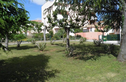 Sete Apartment | Beachside Apartment for 6 with AC, Parking & Terrace – 500m from Shore