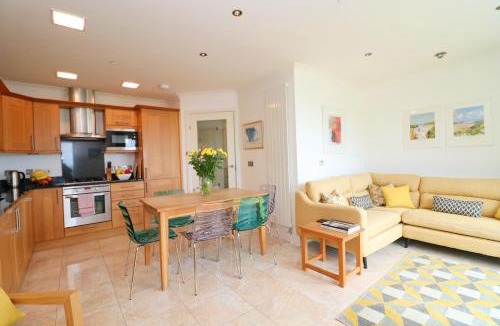 Treyarnon House | Beachside apartment, sea views