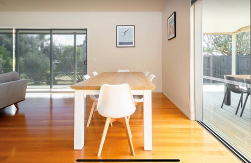 Matarangi House | Beachside Bach, Fully renovated ,One Back from the Beach