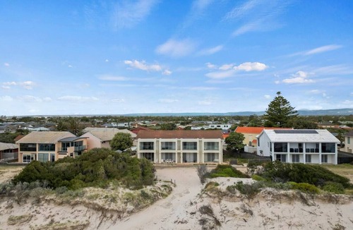 Semaphore Park House | Beachside Beauty Iconic Beachfront Panorama