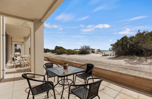 Semaphore Park House | Beachside Beauty Iconic Beachfront Panorama