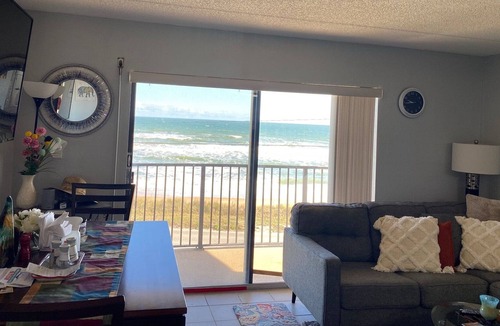 Ormond-by-the-Sea Condo | Beachside Beauty
