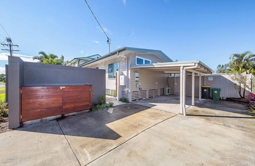 Woorim House | Beachside Beauty with Pool