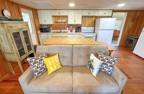 Saint Teresa House | Beachside Bliss 3BR/2BA