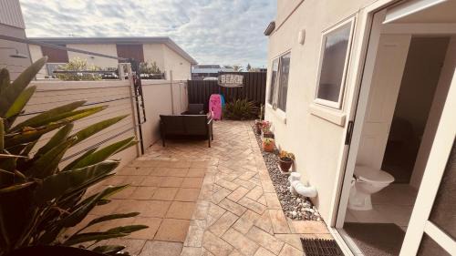 Omanu House | Beachside Bliss