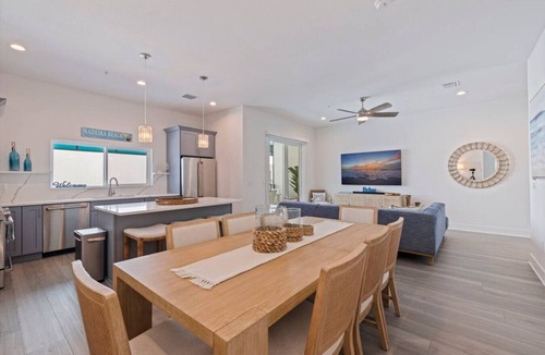 Madeira Beach Villa | Beachside Bliss | Rooftop Gulf Views & Fun Vibes
