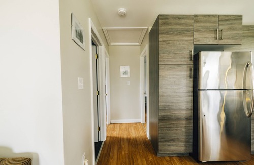 Green Gables Cabin | Beachside Bliss:Renovated Cottage near Amusement Parks | WiFi, BBQ, Patio