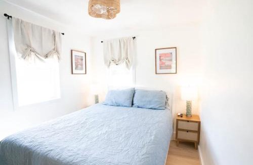 Kenyon House | Beachside Bungalow - Charlestown RI