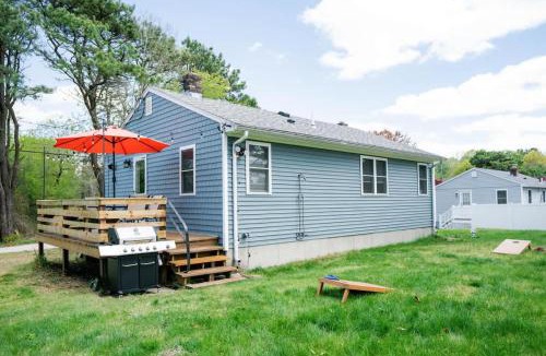 Kenyon House | Beachside Bungalow - Charlestown RI