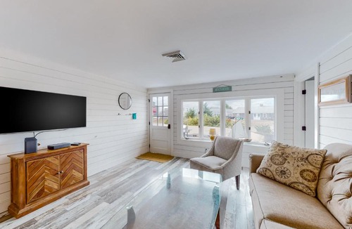 West Dennis House | Beachside Bungalow - A