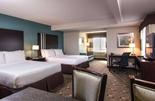 Carlsbad Hotel | Beachside Carlsbad Stay | Pool & Free Breakfast