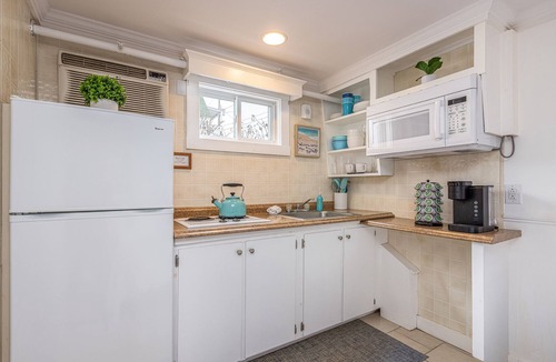 Ocean Park Condo | Beachside Condo – Walk to Pier & Dining