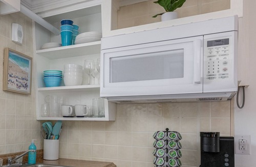 Ocean Park Condo | Beachside Condo – Walk to Pier & Dining