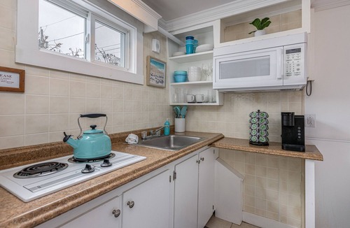 Ocean Park Condo | Beachside Condo – Walk to Pier & Dining