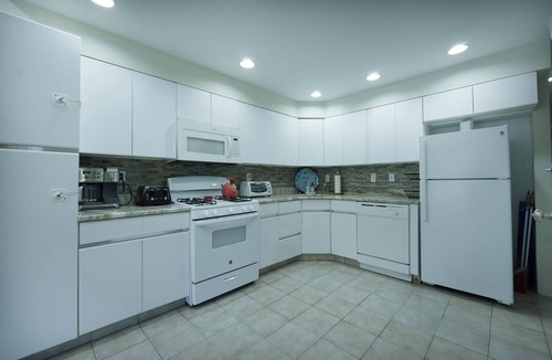 Revere House | Beachside condo Boston, Airport,Train