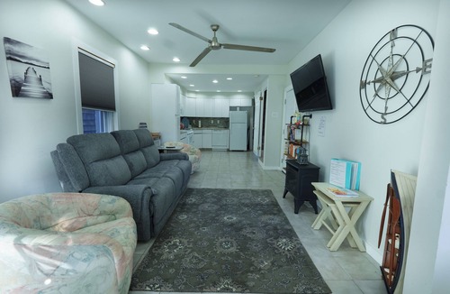 Revere House | Beachside condo Boston, Airport,Train