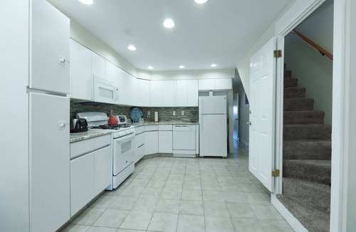 Revere House | Beachside condo Boston, Airport,Train